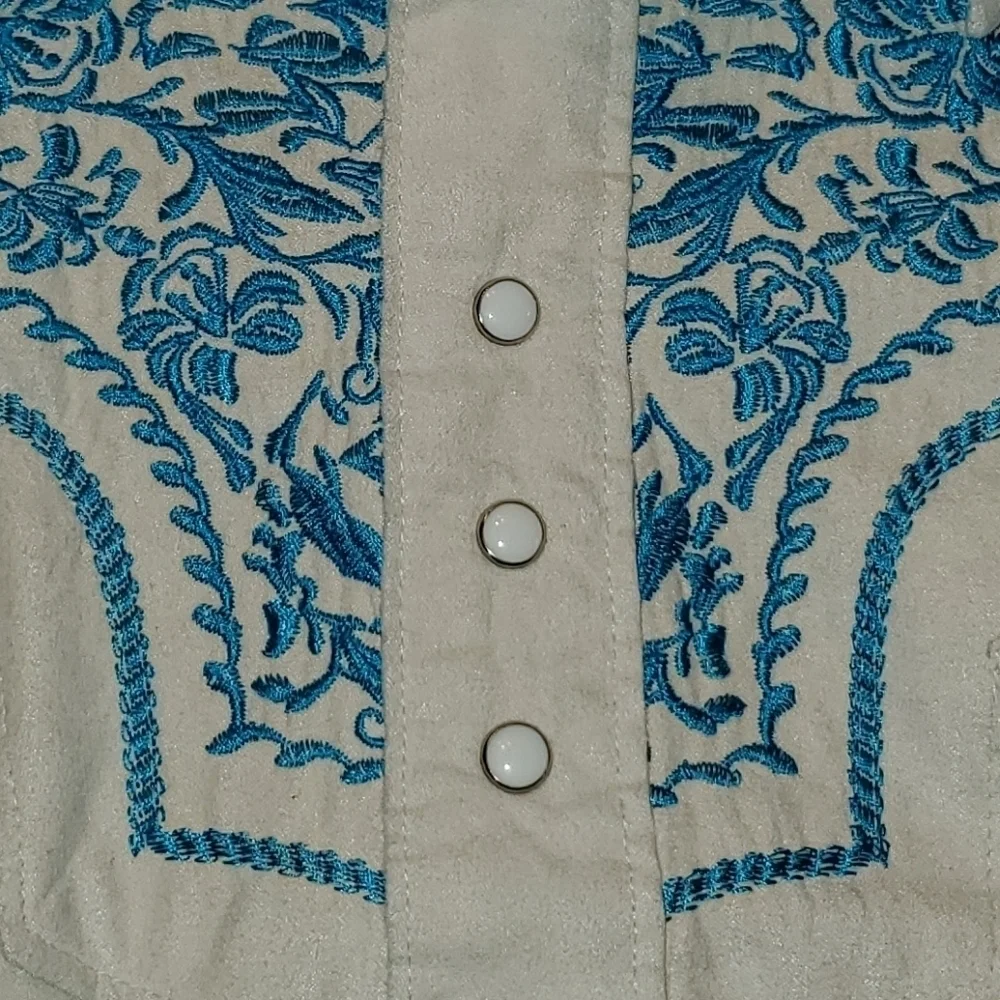 Western Rodeo Cowgirl Button-Down Long-Sleeve Shirt - Small - Picture 11 of 11